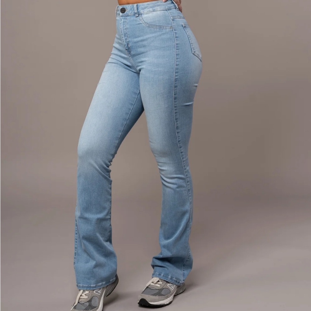 Fit Jeans XS shorter flared jeans arctic light blue